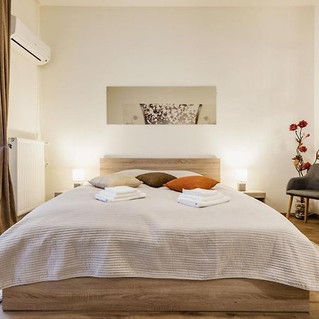 Downtown Charm With Balcony And Garden View Apartment Budapesta Exterior foto