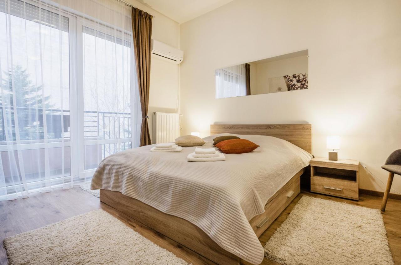 Downtown Charm With Balcony And Garden View Apartment Budapesta Exterior foto