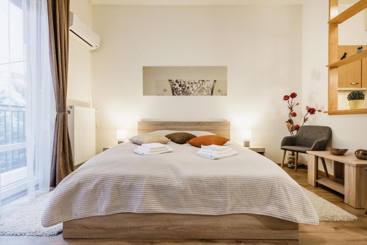 Downtown Charm With Balcony And Garden View Apartment Budapesta Exterior foto