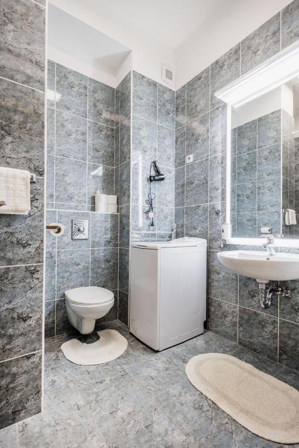 Downtown Charm With Balcony And Garden View Apartment Budapesta Exterior foto